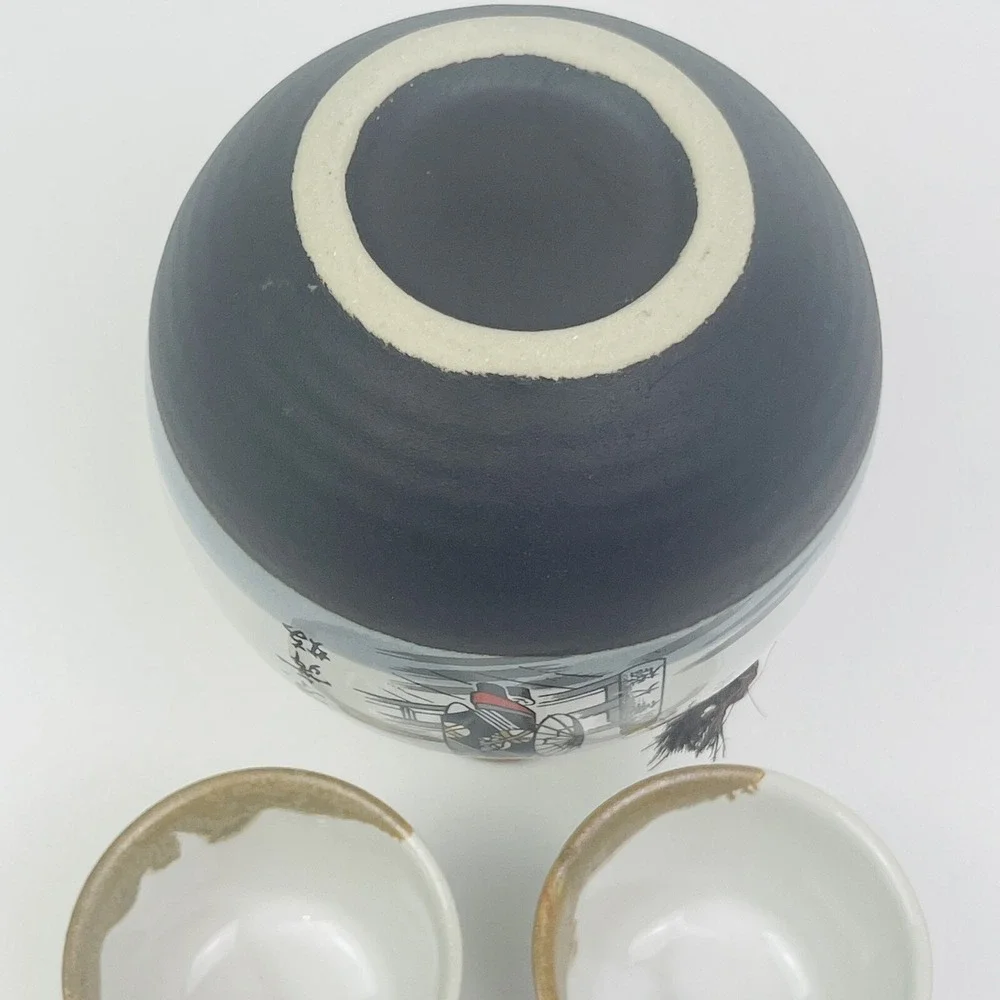 Tokkuri Sake‎ Bottle and Ochoko Sake Tea Cup Handpainted Geisha Design